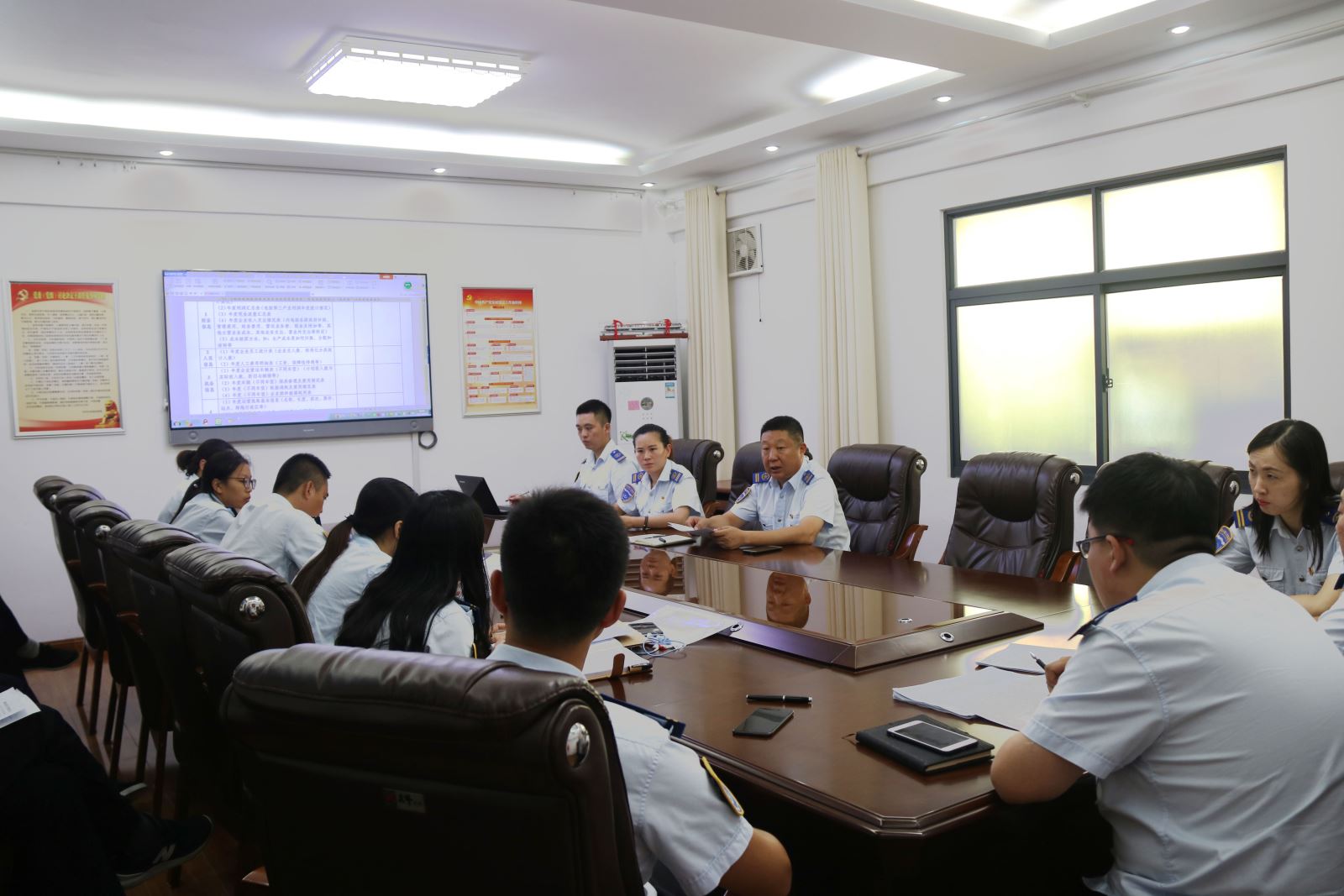 公交集團(tuán)召開城市公交設(shè)施建設(shè)專項資金績效評價專題會議