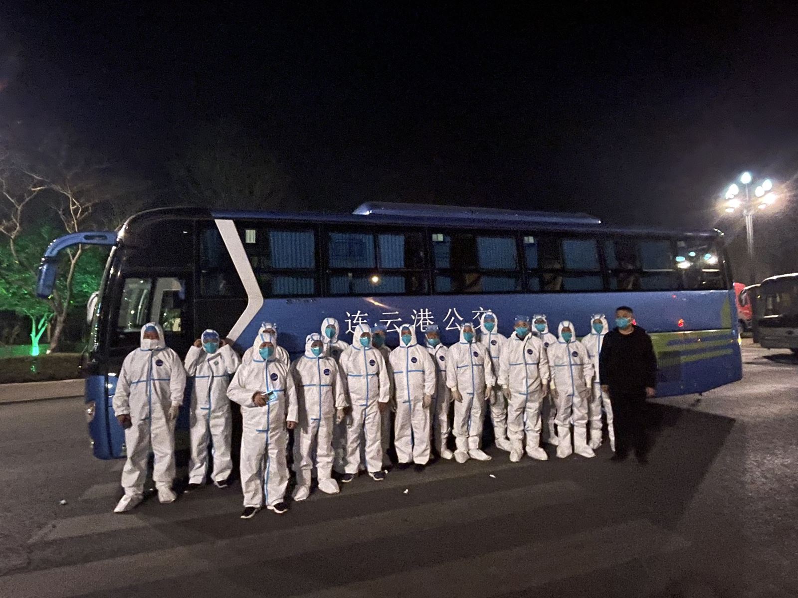 打響抗疫阻擊戰(zhàn)，公交集團首批轉(zhuǎn)運車輛正式啟用