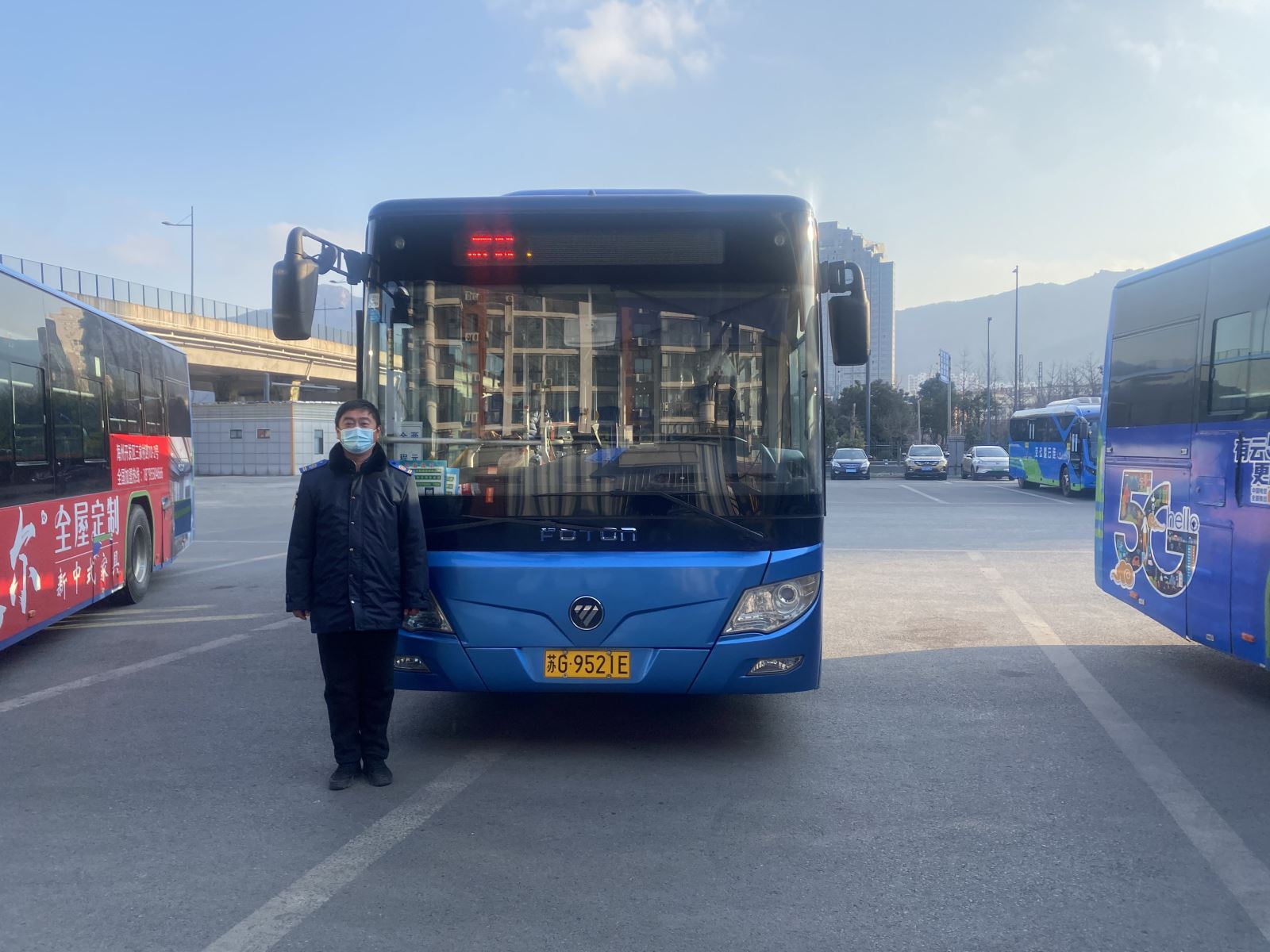 公交游6路駕駛員江海川拾金不昧受表?yè)P(yáng)